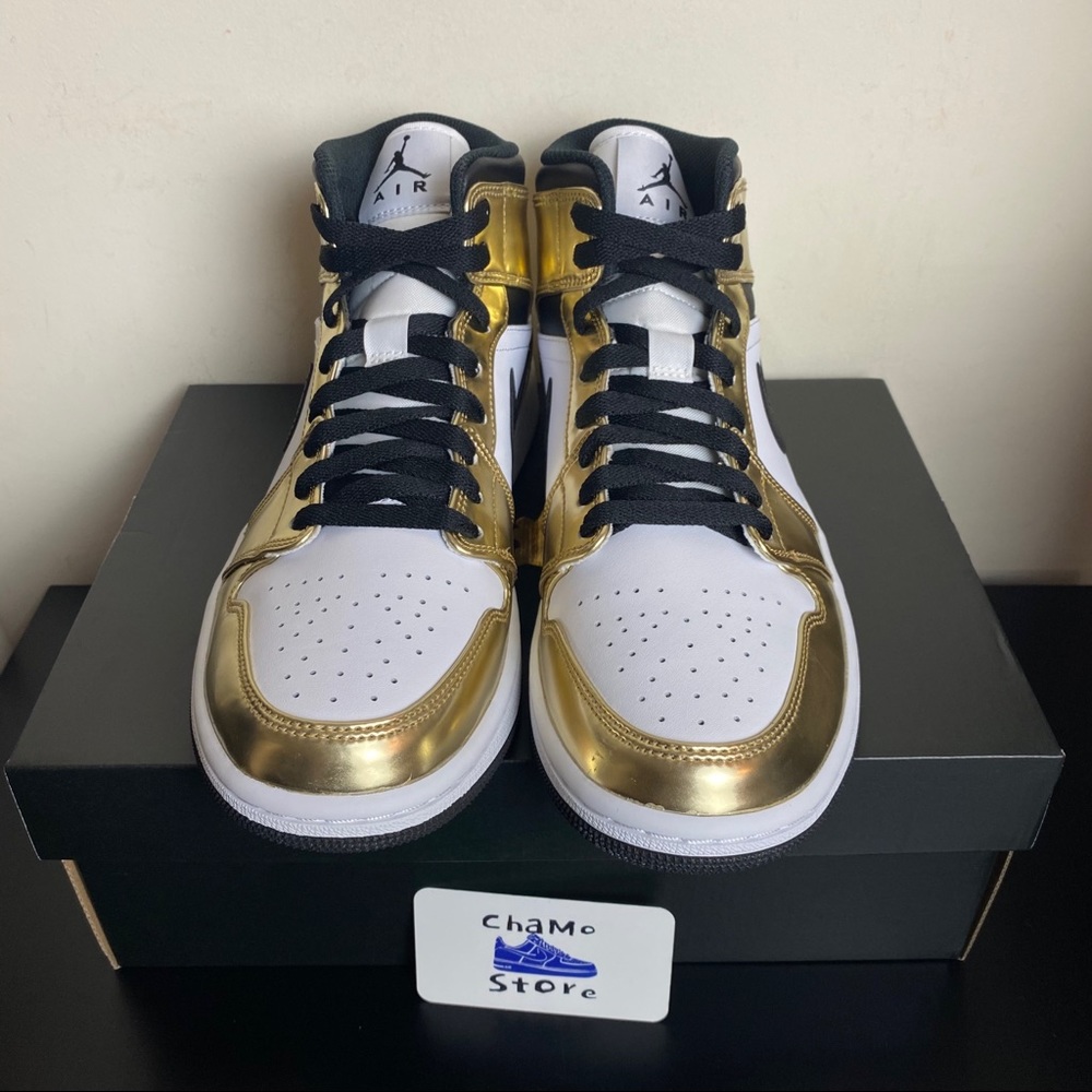 Nike Air Jordan 1 Mid SE Metallic Gold - Picture 2 of 8